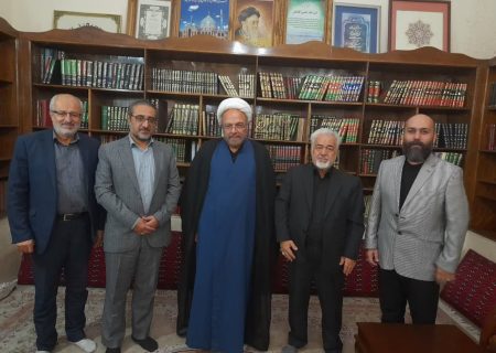 آیت‌الله توجهی در دیدار متولّی بنیاد موقوفات مرحوم سید عباس همراهیان بر توسعه مدارس علوم و معارف اسلامی تاکید نمودند